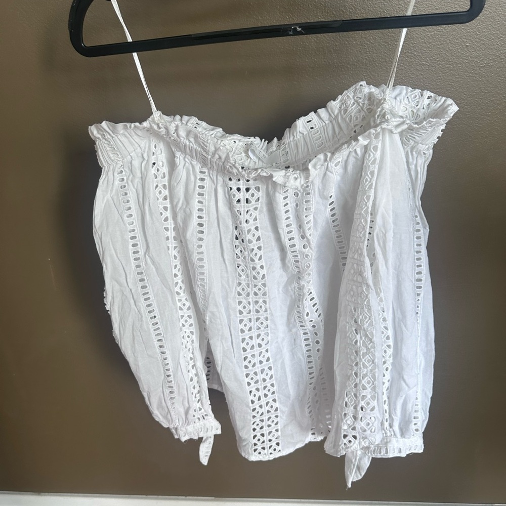 ASTR eyelet top